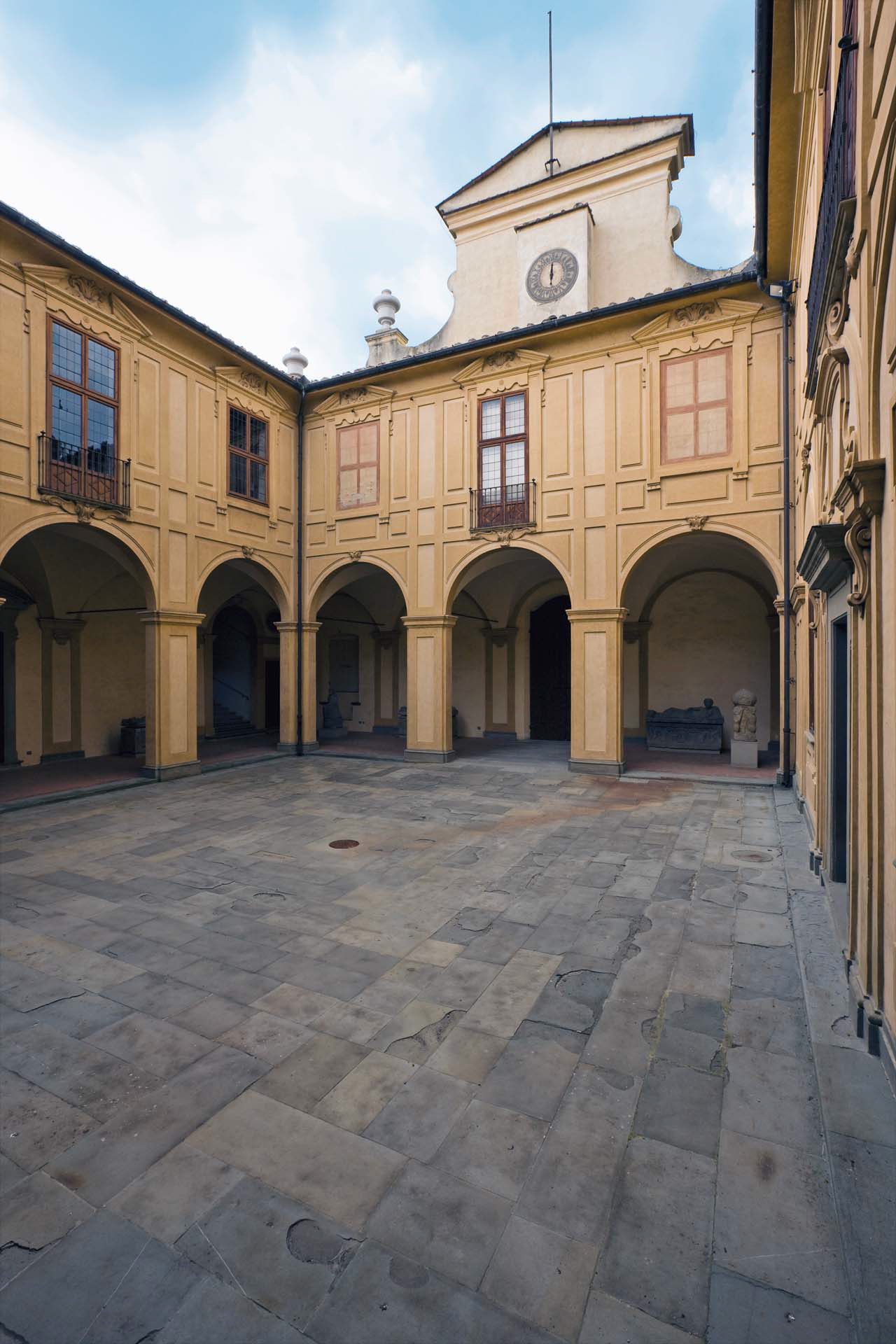 5_cortile_interno.jpg